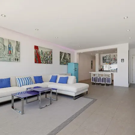 Modern Frontline Puerto Banus M2 *