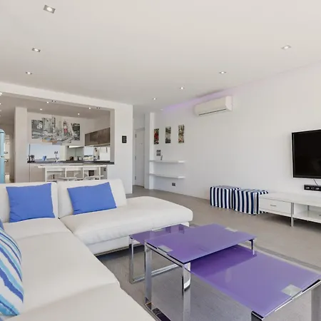 Modern Frontline Puerto Banus M2