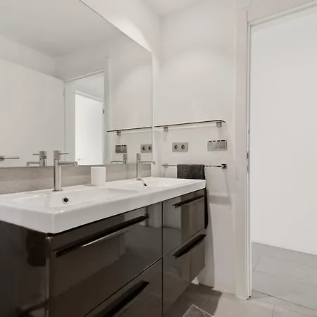 Modern Frontline Puerto Banus M2 Lejlighed Marbella