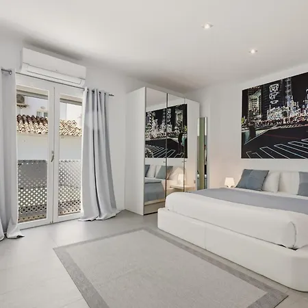 Apartment Modern Frontline Puerto Banus M2 Marbella