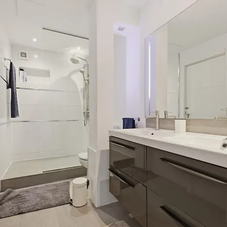 Modern Frontline Puerto Banus M2 Marbella