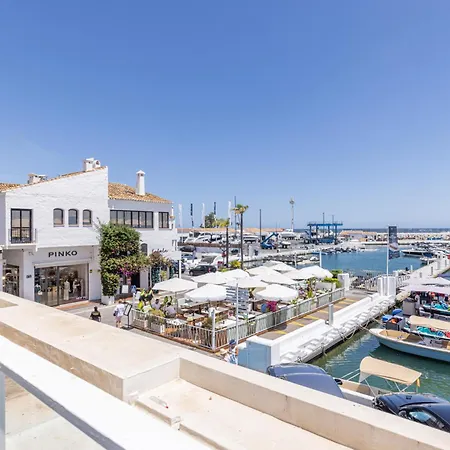 Modern Frontline Puerto Banus M2 Lejlighed Marbella