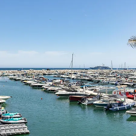Modern Frontline Puerto Banus M2