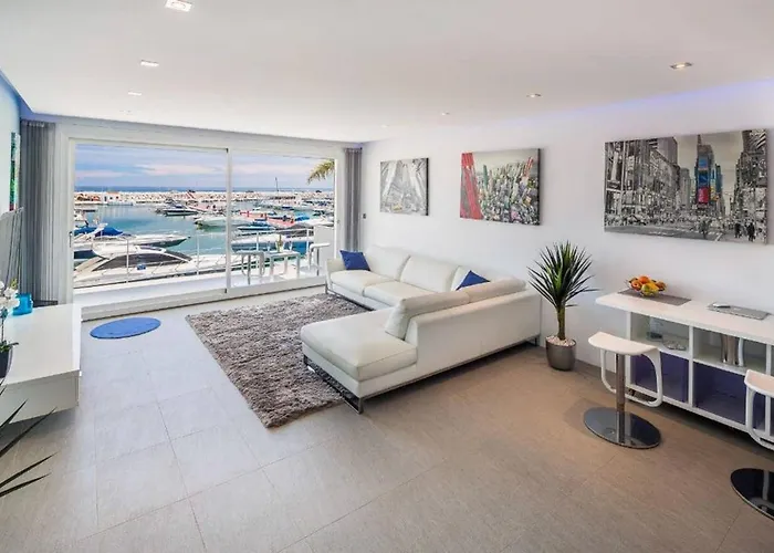 Modern Frontline Puerto Banus M2 Apartament Marbella