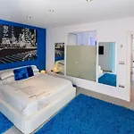 Modern Frontline Puerto Banus M2