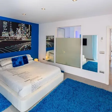 Modern Frontline Puerto Banus M2