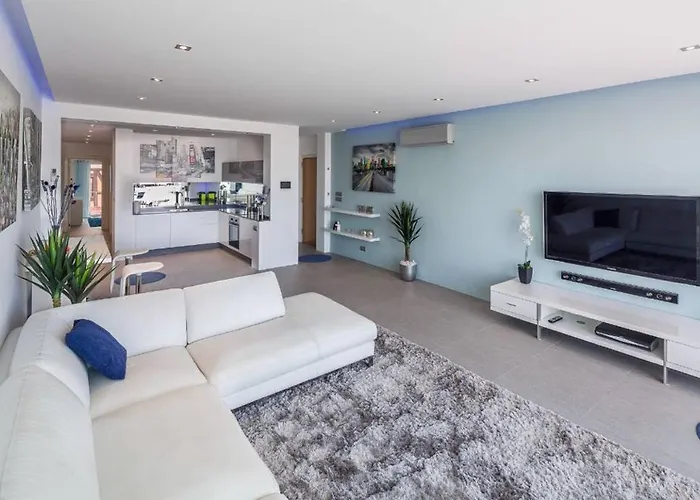 Modern Frontline Puerto Banus M2