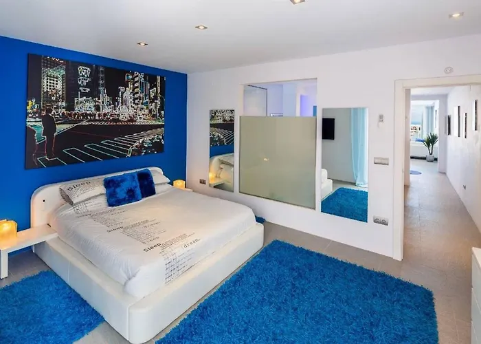 Modern Frontline Puerto Banus M2