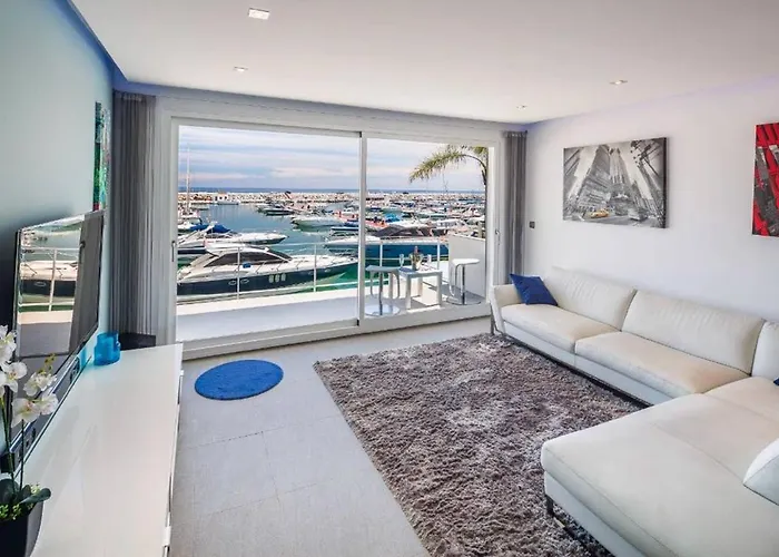 Modern Frontline Puerto Banus M2 Appartement Marbella